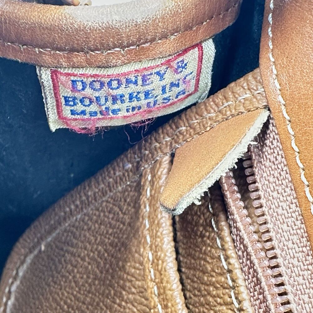 VTG Dooney & Bourke Crossbody Purse Pebbled Black & Tan Smooth Leather Footed - Picture 8 of 13